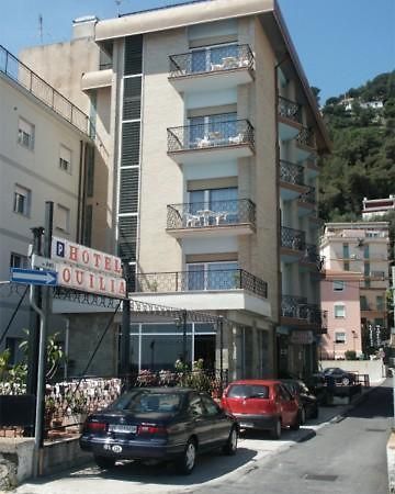 Hotel Aquilia Лайджелия Екстериор снимка