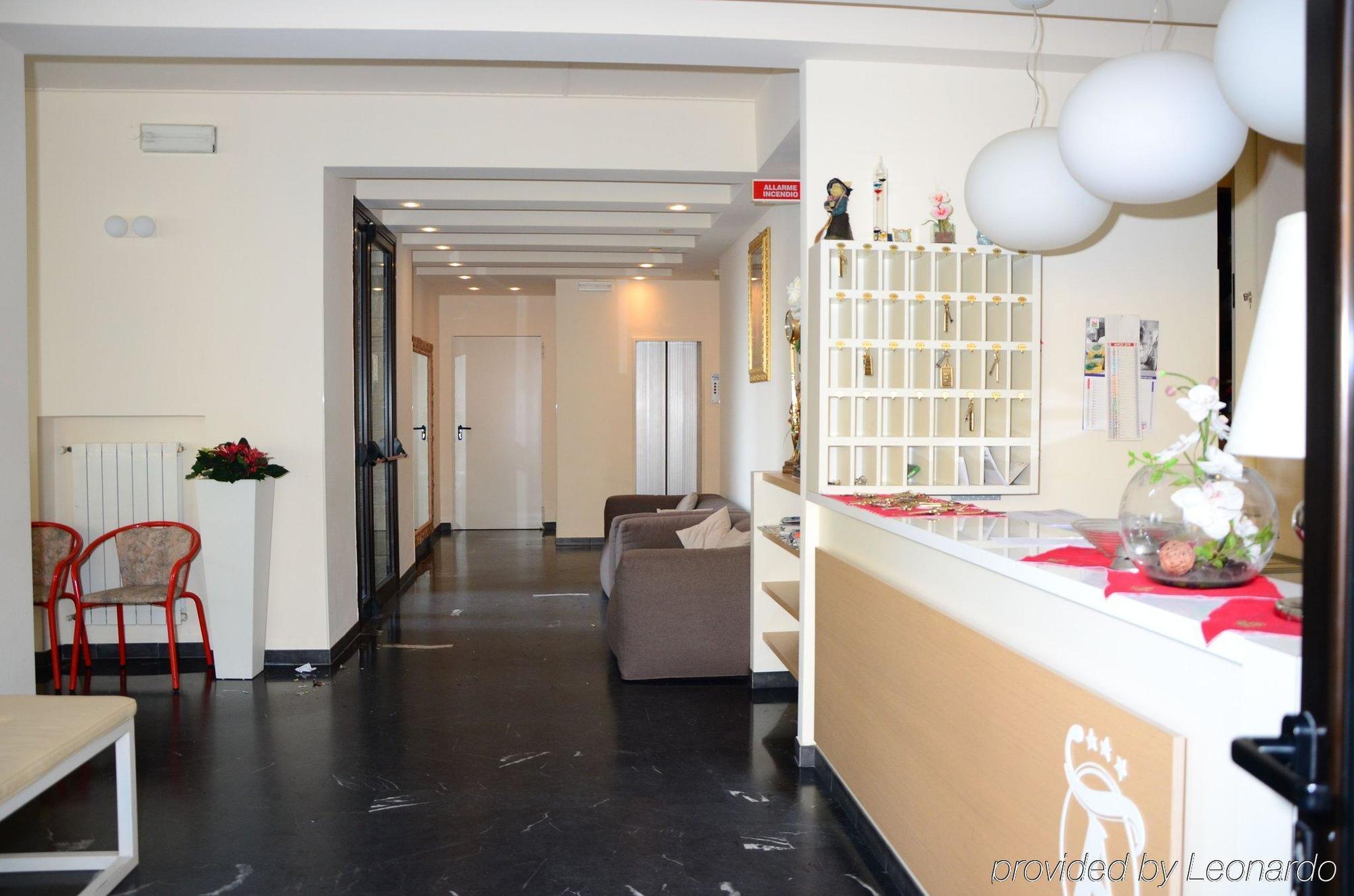 Hotel Aquilia Лайджелия Екстериор снимка