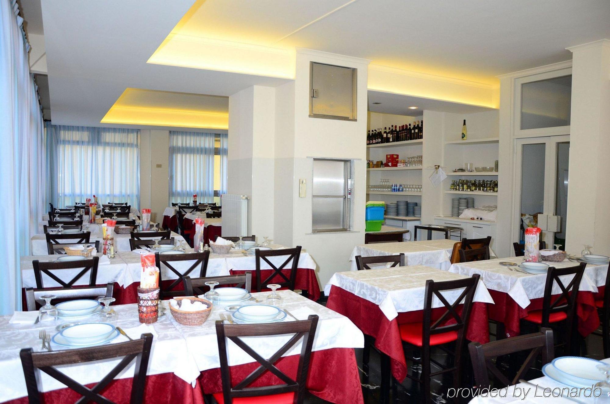 Hotel Aquilia Лайджелия Екстериор снимка