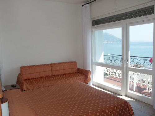 Hotel Aquilia Лайджелия Екстериор снимка