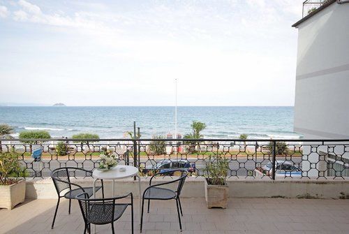 Hotel Aquilia Лайджелия Екстериор снимка