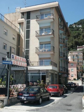 Hotel Aquilia Лайджелия Екстериор снимка